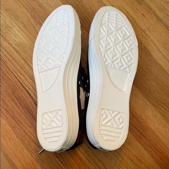 Low Top Chuck Taylor Converse - Picture 4 of 6